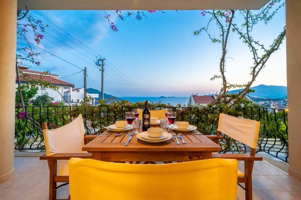 Azure Apartment With Sea View In Kalkan Exterior foto